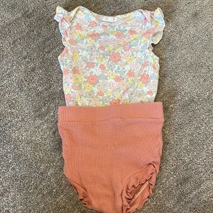 2 pieces bodysuit and bloomer 12-18mo
